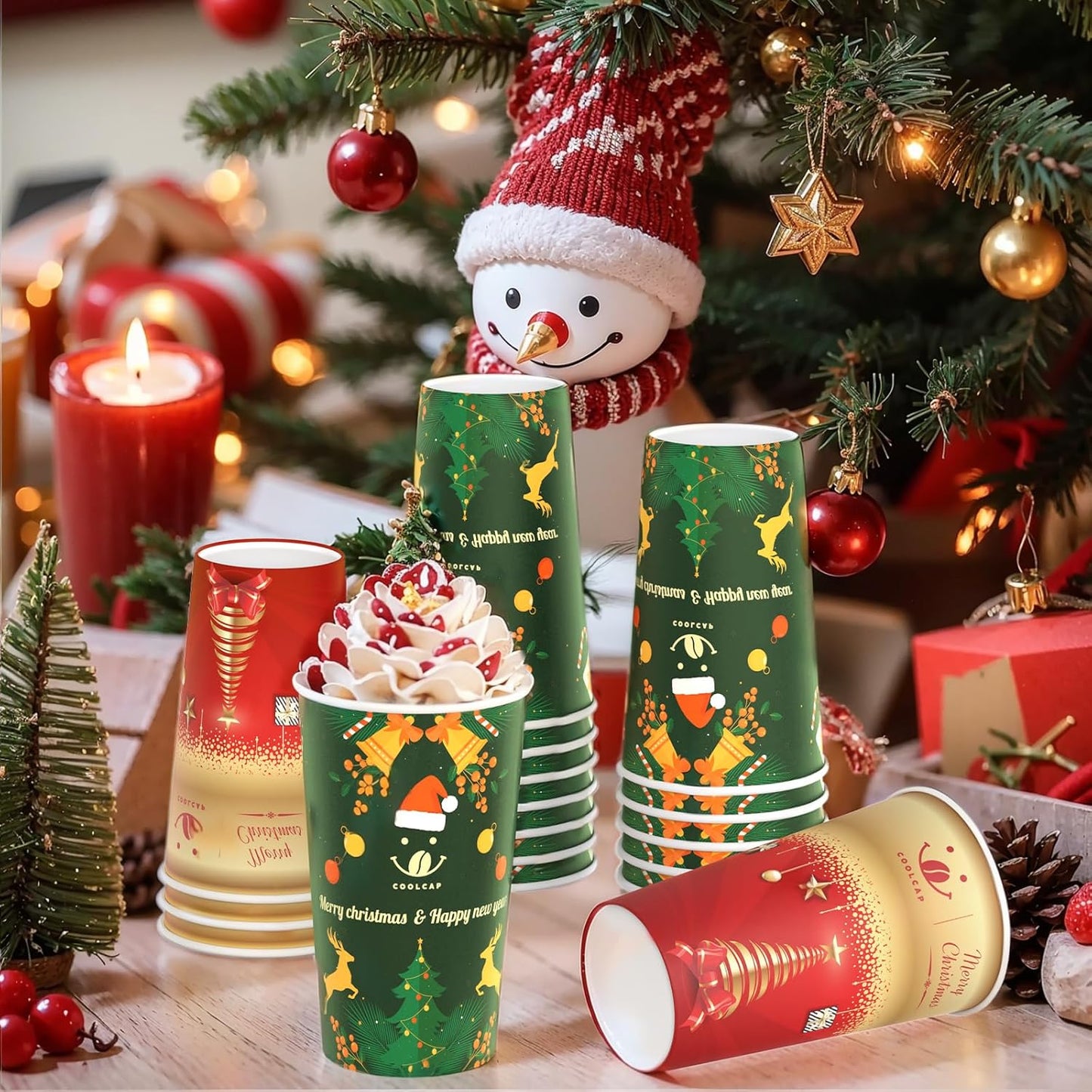 Christmas Cups, 50 Pack Party Decor, To Go Paper Hot Cups for Chocolate, Cocoa, Coffee (Green, 16 oz)