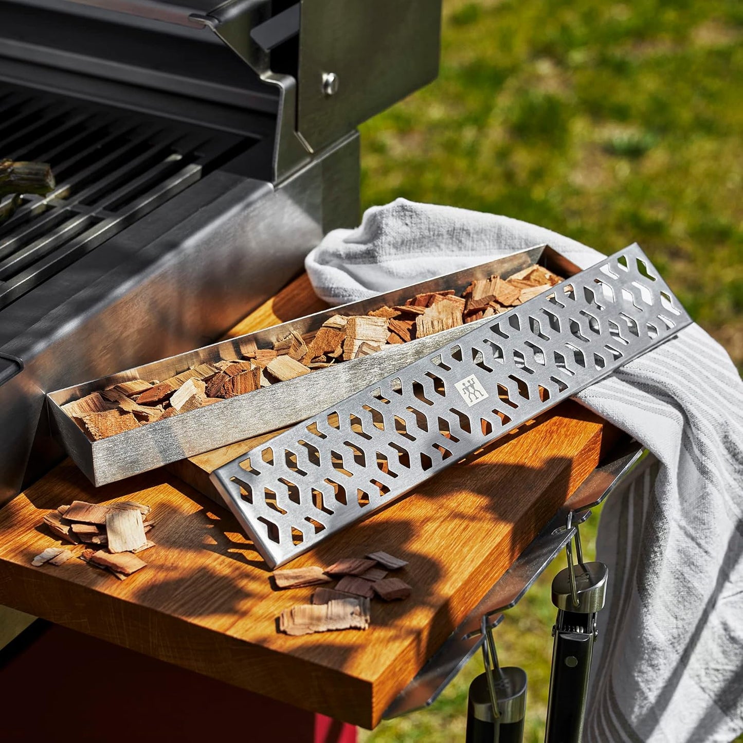 ZWILLING BBQ+ Stainless Steel Grill Smoker Box for Wood Chips, Adds Smoky Flavor to Meat and Veggies, Compatible with Gas & Charcoal Grills, Dishwasher Safe